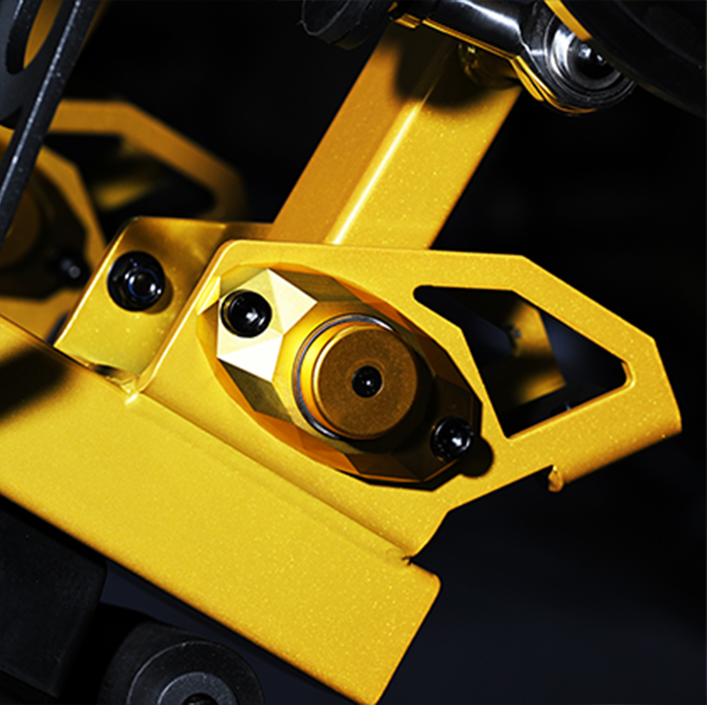 TITAN-Mechanix-Detail-1